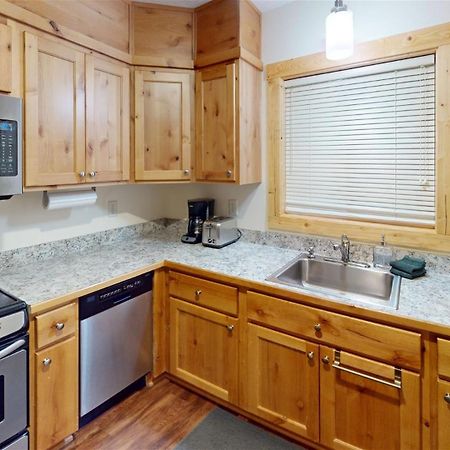 Forest View Cabin 웨스트 엘로스톤 외부 사진