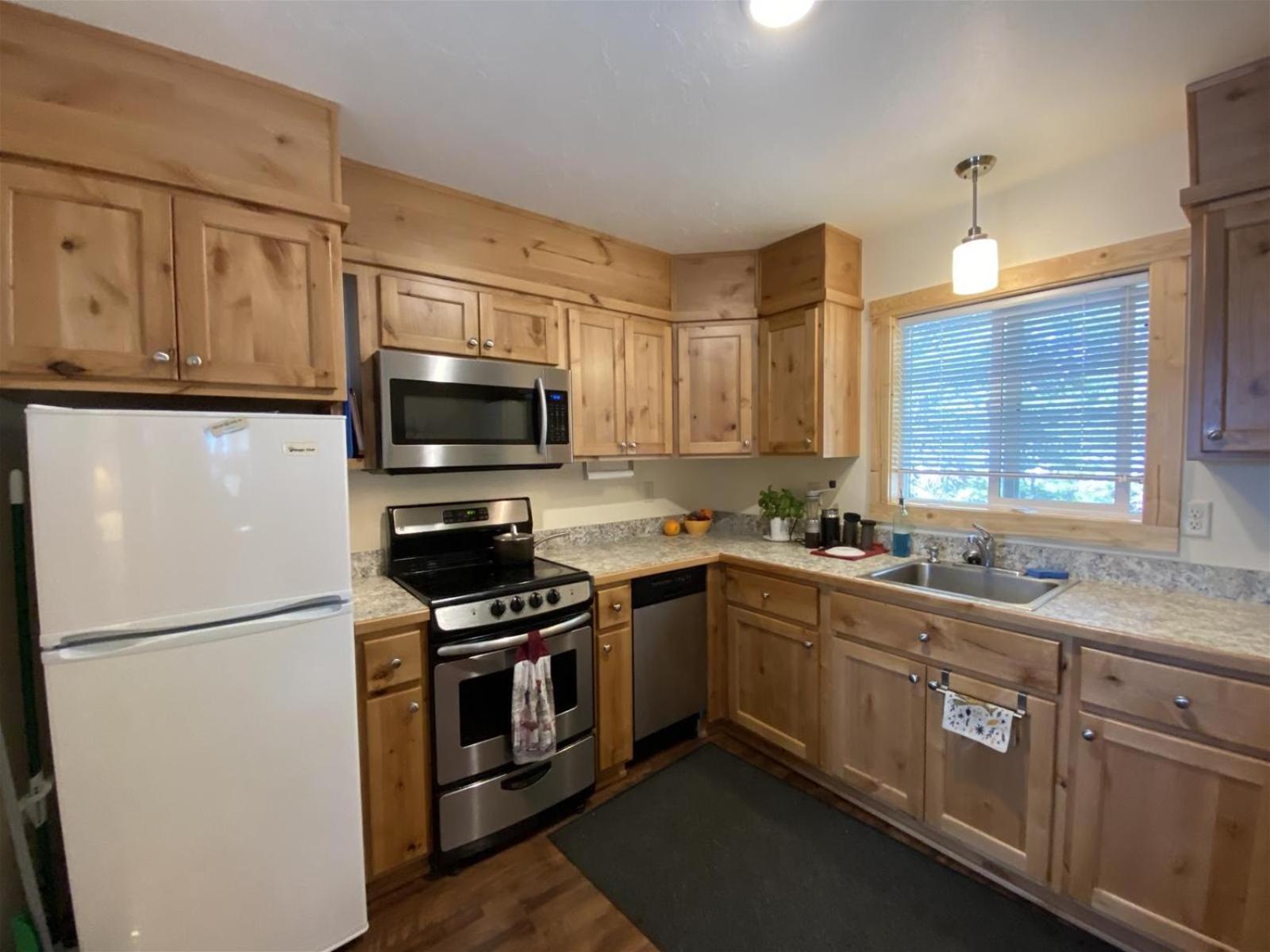 Forest View Cabin 웨스트 엘로스톤 외부 사진
